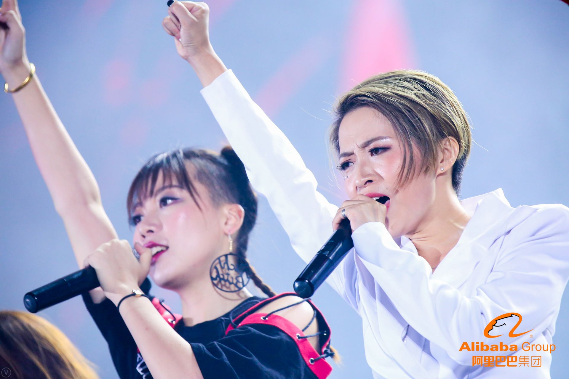 这些高清大图告诉你，今天刷屏朋友圈的阿里年会到底在玩什么？