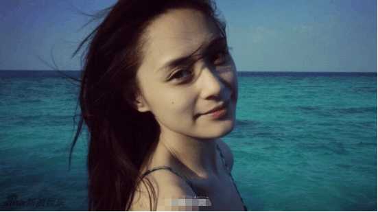 秦舒培素颜晒娃获称赞,秦舒培年轻容颜