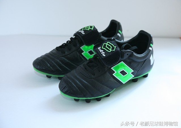 专业的足球鞋有哪几个品牌,曾经的足球鞋知名品牌有哪些