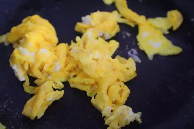 麦当劳的鸡蛋怎么炒嫩的,韭菜鸡蛋怎么炒才嫩滑