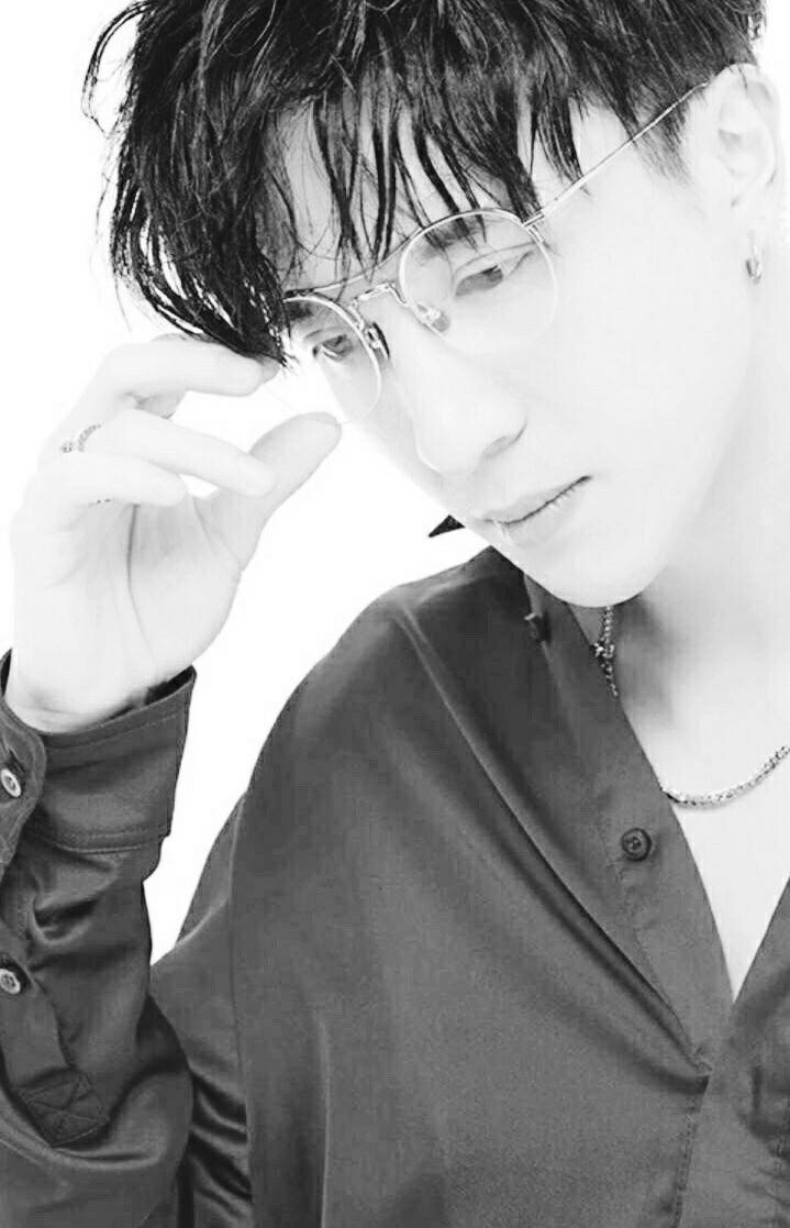 薛之谦与前妻同晒牵手照,薛之谦和他前妻的故事有哪些