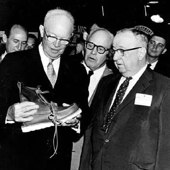 秋冬必入的马丁靴,秋冬季节少不了一双马丁靴