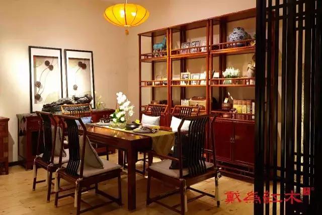 圆形餐桌好还是长方形餐桌好,圆形餐桌选什么样的好