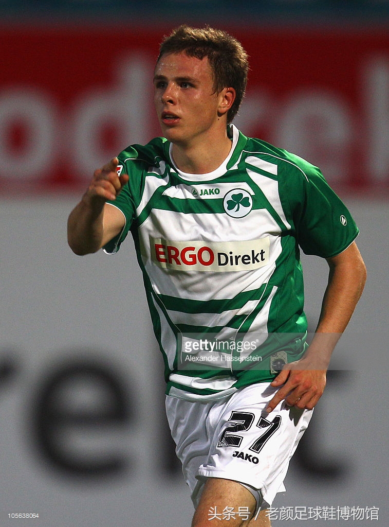 专业的足球鞋有哪几个品牌,曾经的足球鞋知名品牌有哪些