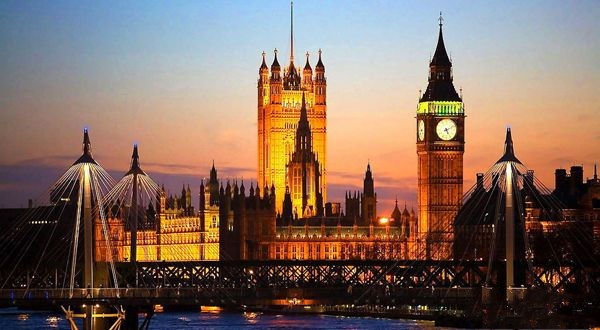 十大出国留学中介机构排行榜,加拿大留学中介十大排名榜