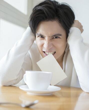 薛之谦前妻高磊鑫个人资料,薛之谦为前妻高磊鑫深情唱歌