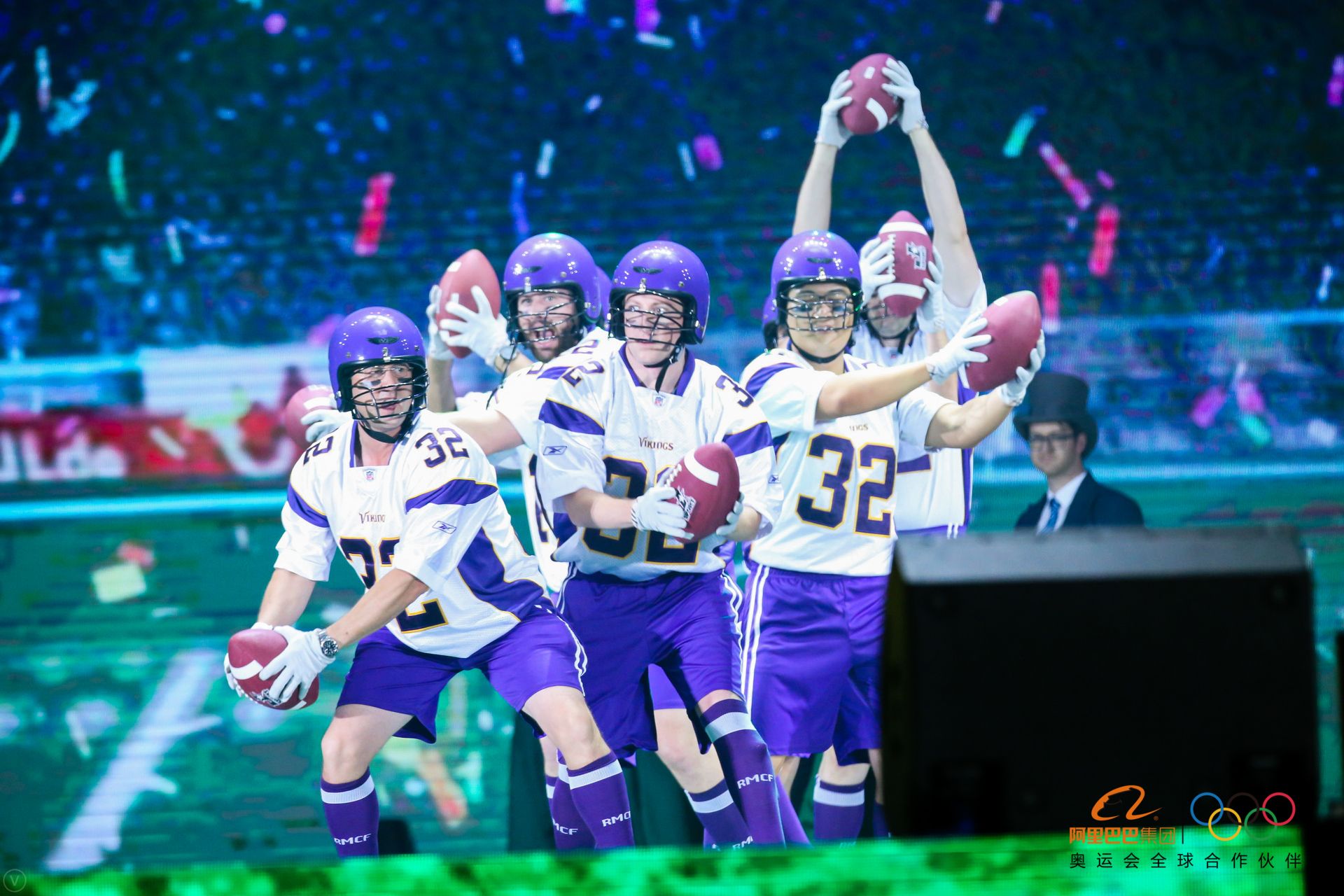 这些高清大图告诉你，今天刷屏朋友圈的阿里年会到底在玩什么？