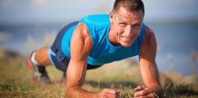 坚持练平板支撑身材有什么变化,做一个月平板支撑身体有什么变化