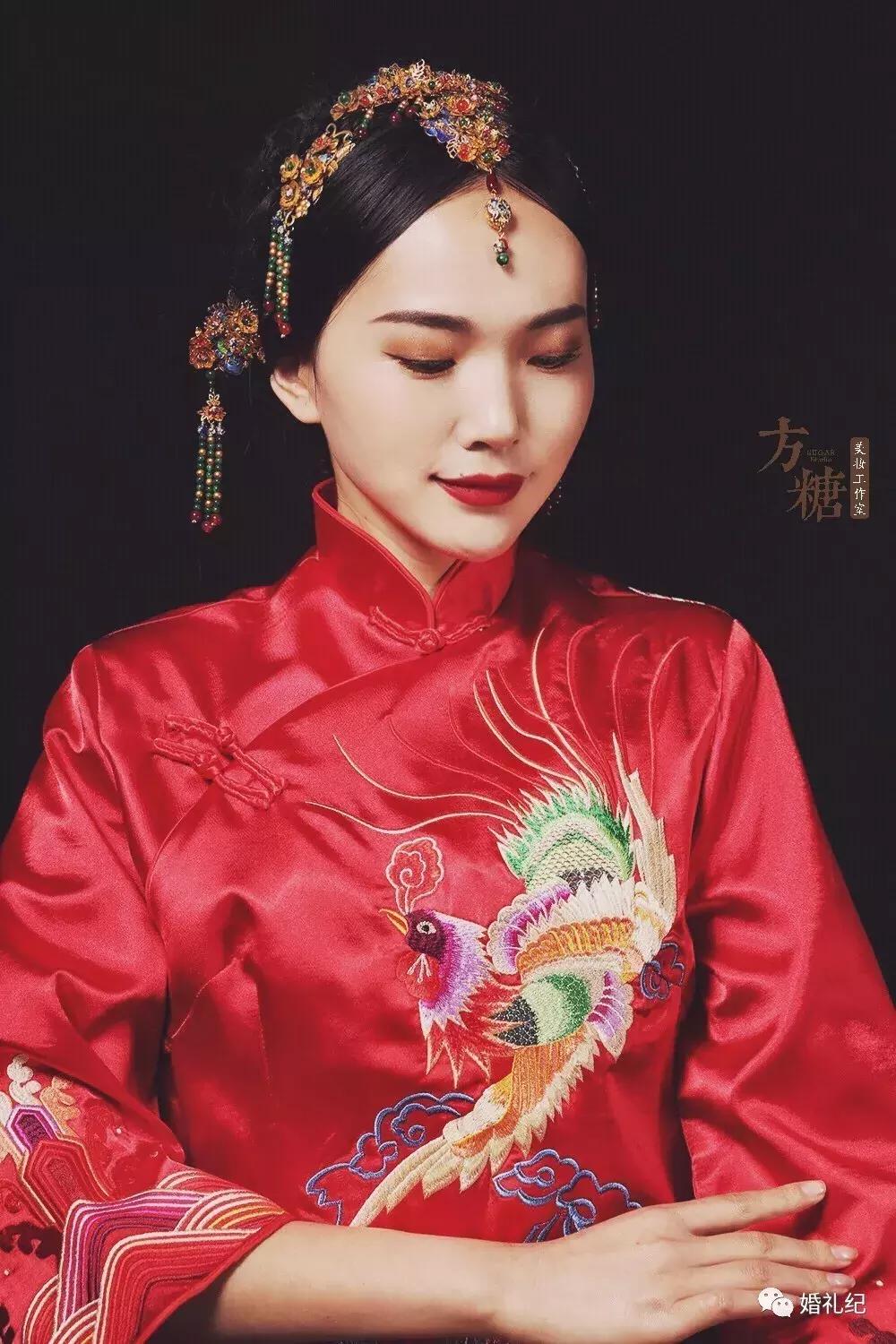 如何挑选适合中式婚礼的妆容,中式婚礼搭配