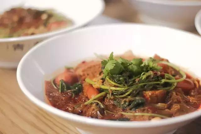 许昌镜湖花园南门自选麻辣烫,许昌四川小馆麻辣烫