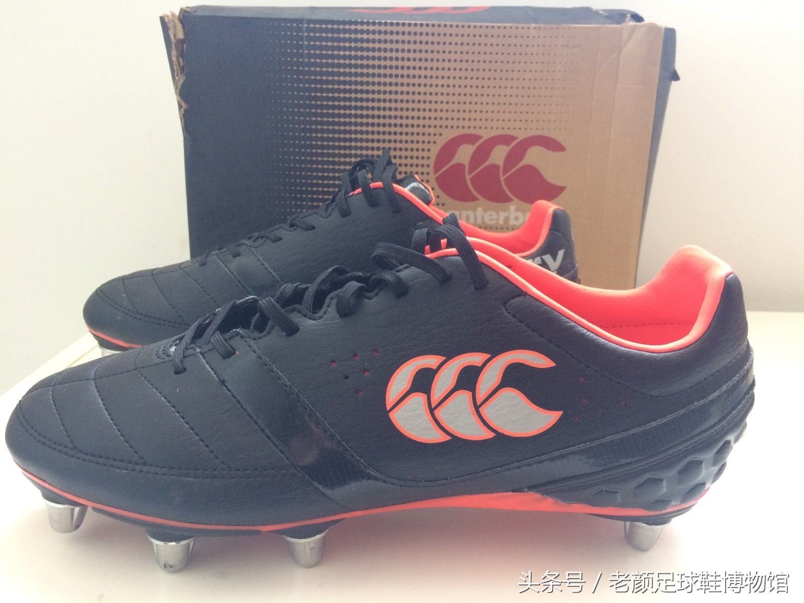 专业的足球鞋有哪几个品牌,曾经的足球鞋知名品牌有哪些