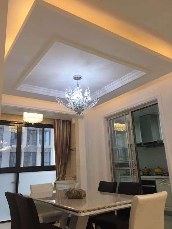 装修没少花钱，结果被喷是暴发户，只因她家卧室装了个大吊顶