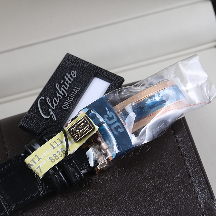 2023款格拉苏蒂偏心年历腕表,格拉苏蒂偏心月相女士腕表