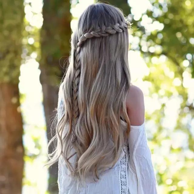 适合大脸显小的发型,公主显脸小发型