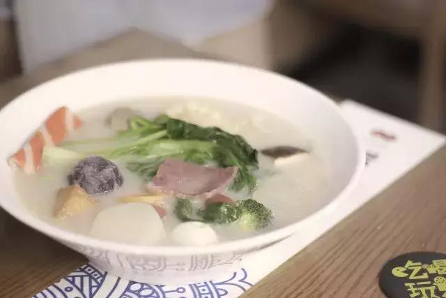 许昌镜湖花园南门自选麻辣烫,许昌四川小馆麻辣烫