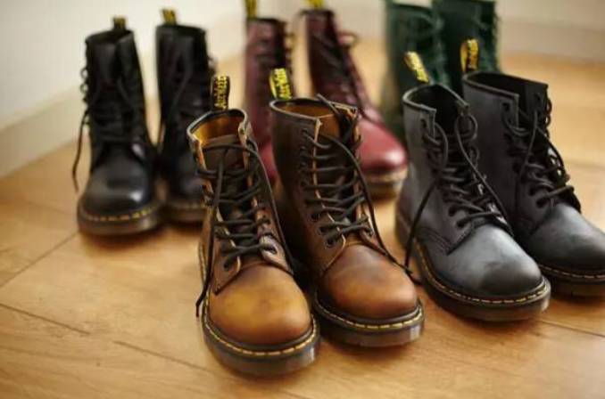 秋冬必入的马丁靴,秋冬季节少不了一双马丁靴