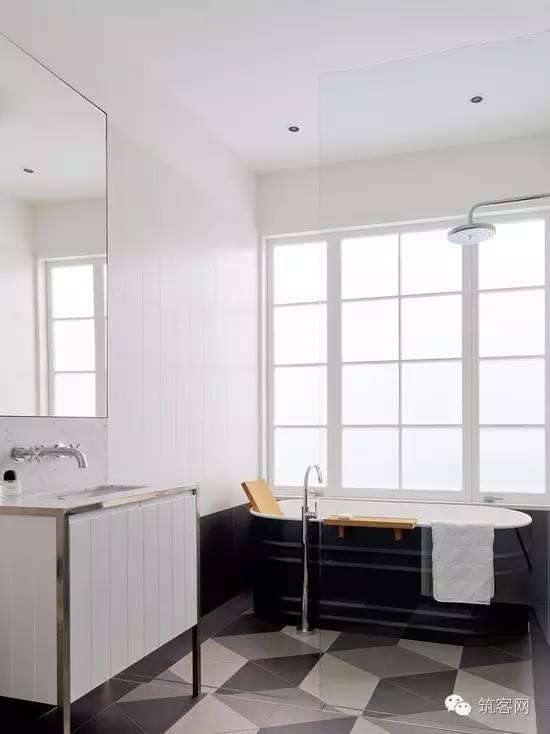 卫生间装浴缸没有淋浴,卫生间装不装洗手盆