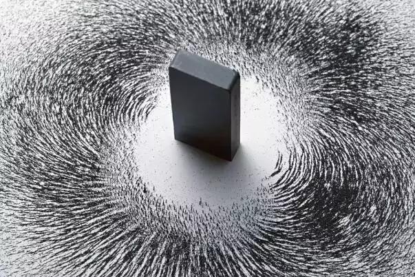 防水200米手表可以戴着洗澡吗,手表防水要充气吗