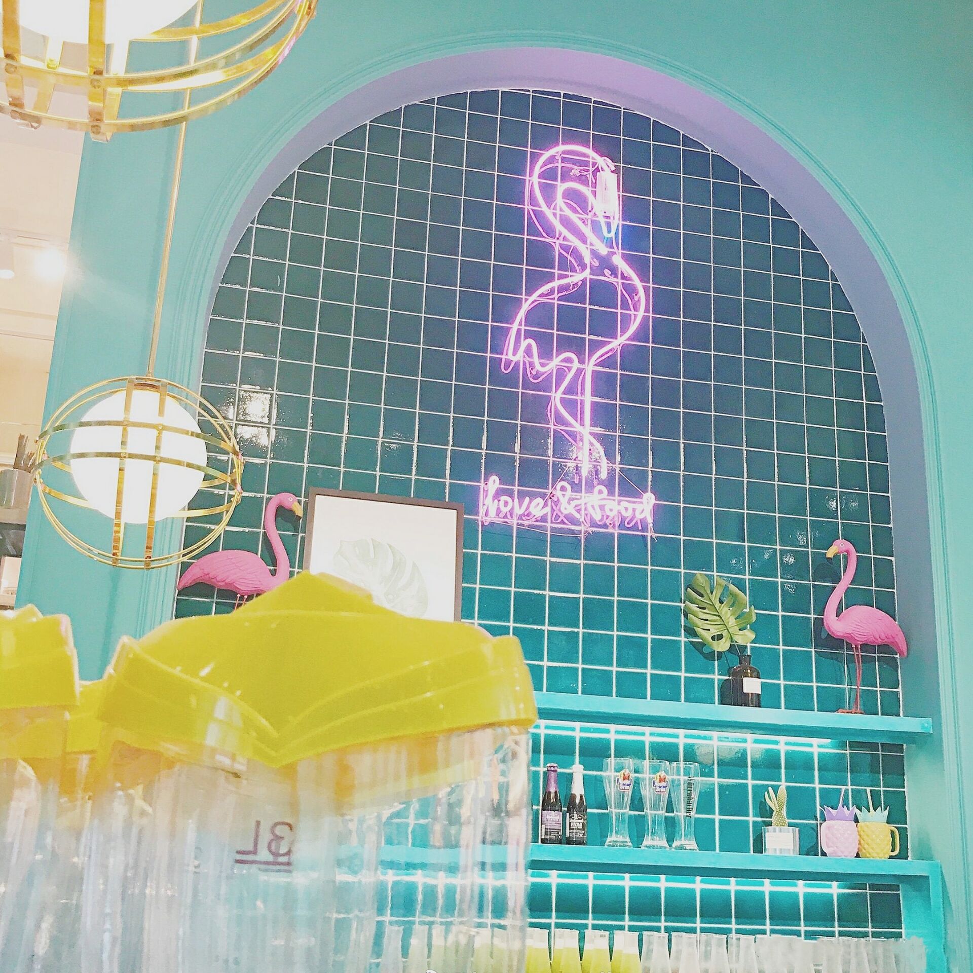 火遍全武汉的瓜瓜串又开新店啦，撸个串老夫的少女心都要炸裂了！