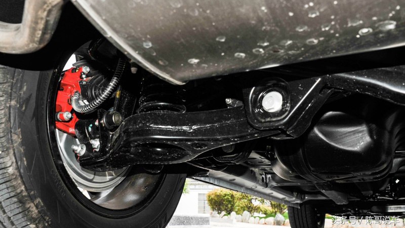 众泰z300和t600发动机一样吗,众泰t600发动机灯亮了怎么回事