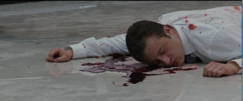 一部超血腥恐怖电影，变态公司给每个员工安装遥控*弹炸**，超可怕