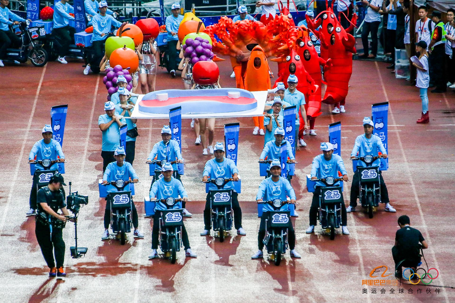 这些高清大图告诉你，今天刷屏朋友圈的阿里年会到底在玩什么？