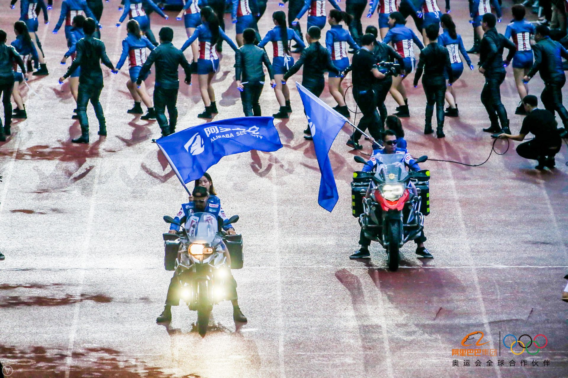 这些高清大图告诉你，今天刷屏朋友圈的阿里年会到底在玩什么？