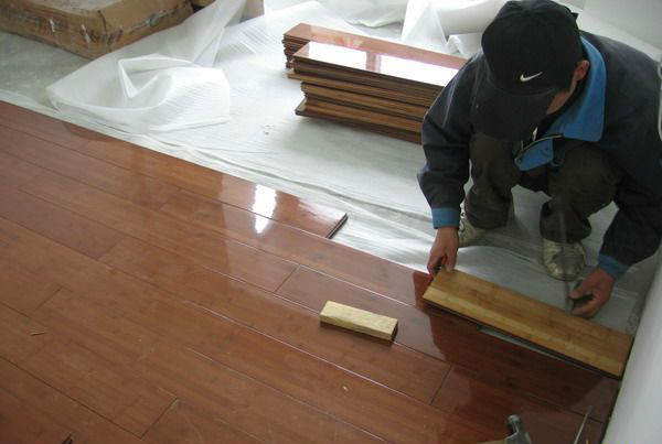 实木复合地板嘎吱嘎吱响怎么办,实木地板咯吱咯吱响怎么解决