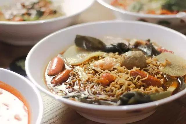 许昌镜湖花园南门自选麻辣烫,许昌四川小馆麻辣烫