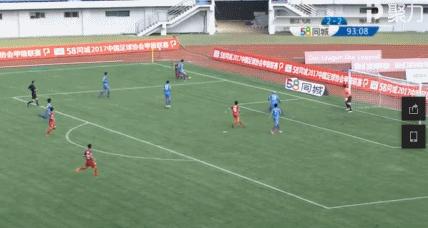 足球裁判假球瞬间,裁判吹球假球