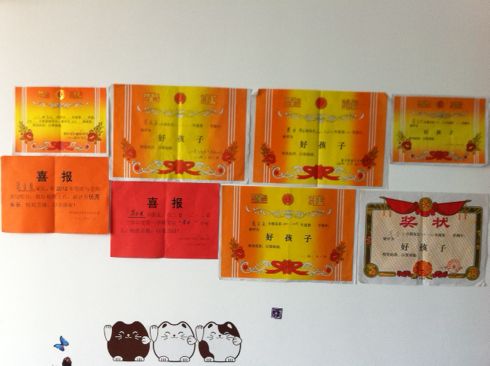 为何现在校服极土气极难看,中国丑校服