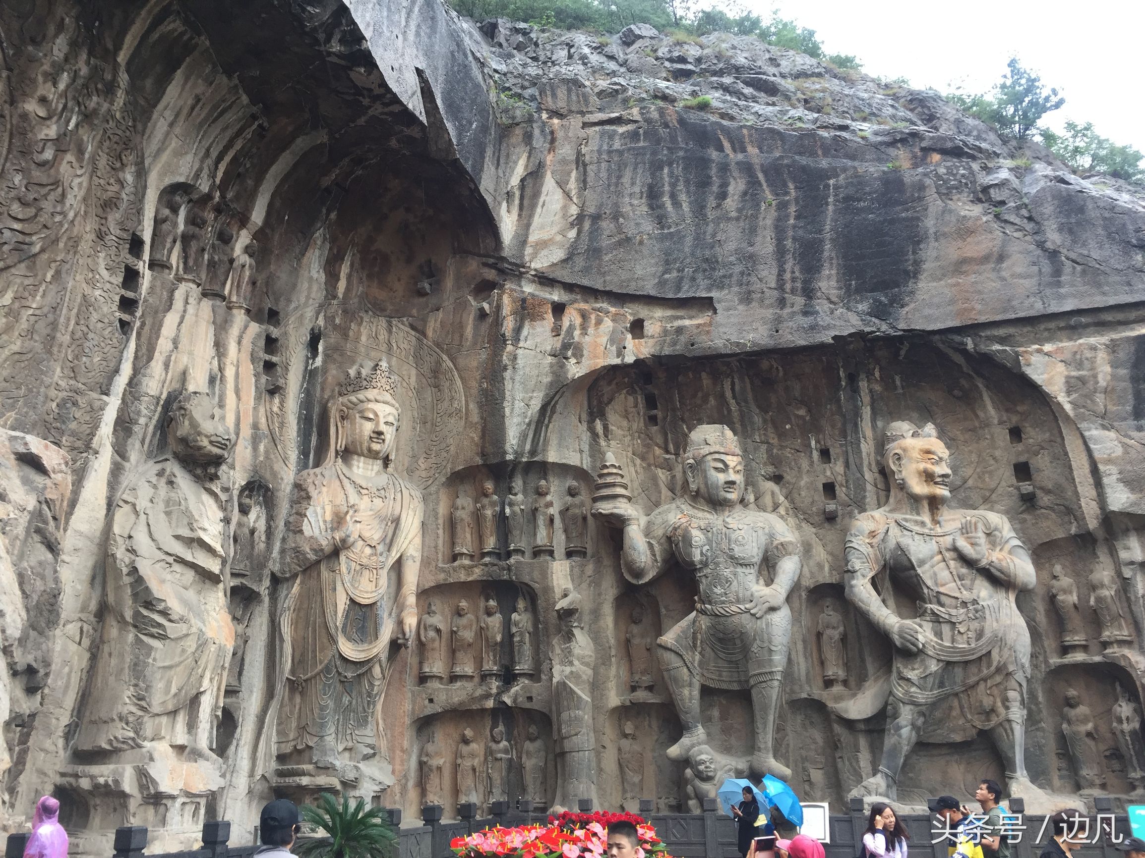 千年古都洛阳龙门石窟,被誉为东方维纳斯的是哪个石窟