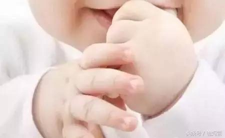 有一种瘾，叫“吃手”：如何戒掉孩子吃手的毛病？