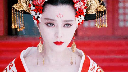 夏天晒黑的皮肤冬天不容易白回来,夏天胳膊晒黑冬天怎么捂白