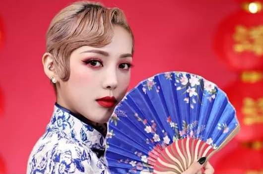 韩国美妆博主pony推荐美容仪,韩国美妆达人pony近期美照合集