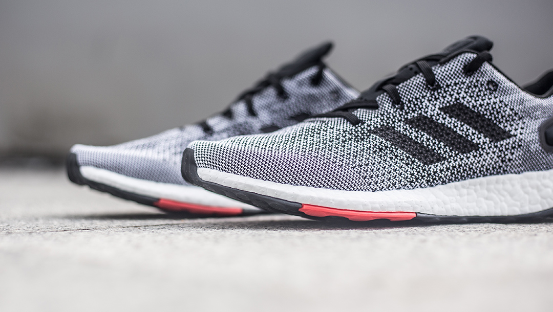 阿迪达斯pureboost有碳板吗,阿迪达斯pureboostdprgrey鞋底