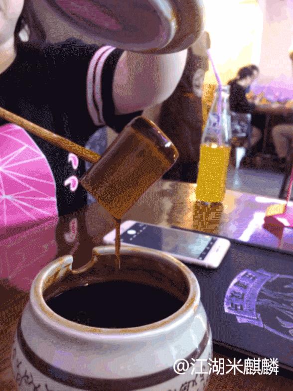 这家店猪排饭酱汁装在“阿拉丁神灯”里,还是22年前的味道!