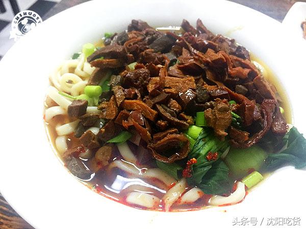 爱面条的秉性是改不了了，可是这自带吸管的大白梨你见过吗？