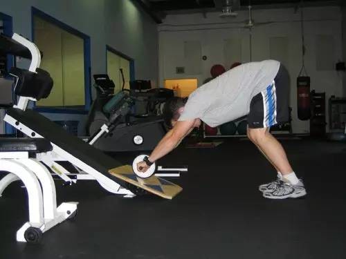 新手腹肌轮正确使用方法,小小腹肌轮