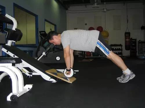 新手腹肌轮正确使用方法,小小腹肌轮