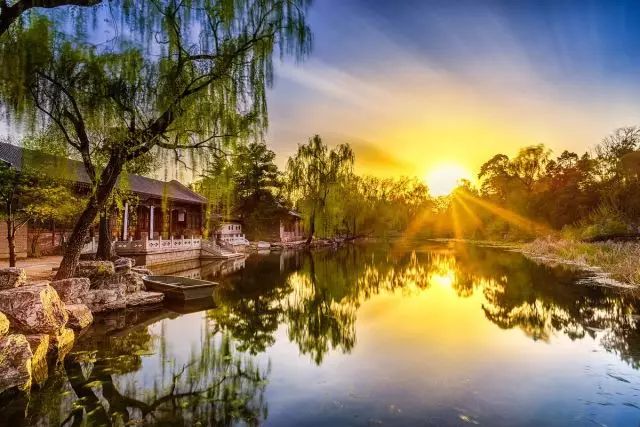 红烛曳曳照群芳——清华园里的尊师重教史话