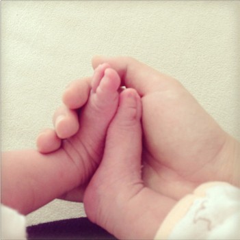 宝宝长牙睡不好觉吃什么,宝宝长牙会影响食欲和睡眠吗