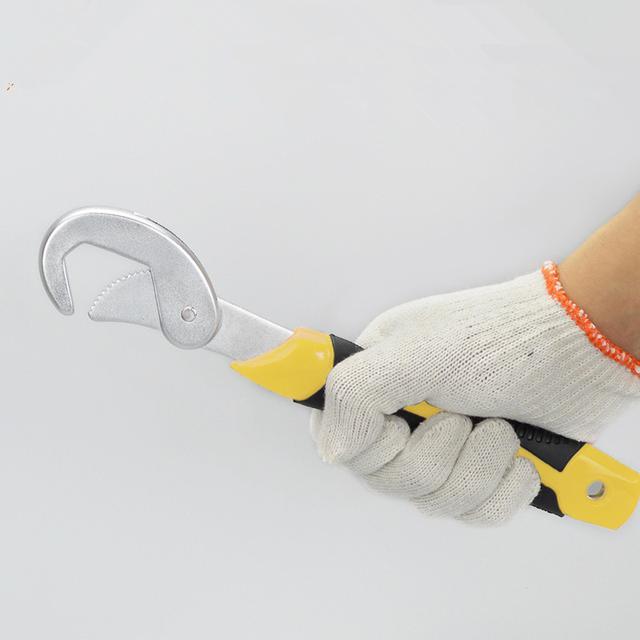 600一天的水电工就是好，地面根本不用开槽，连女人也可以开槽！