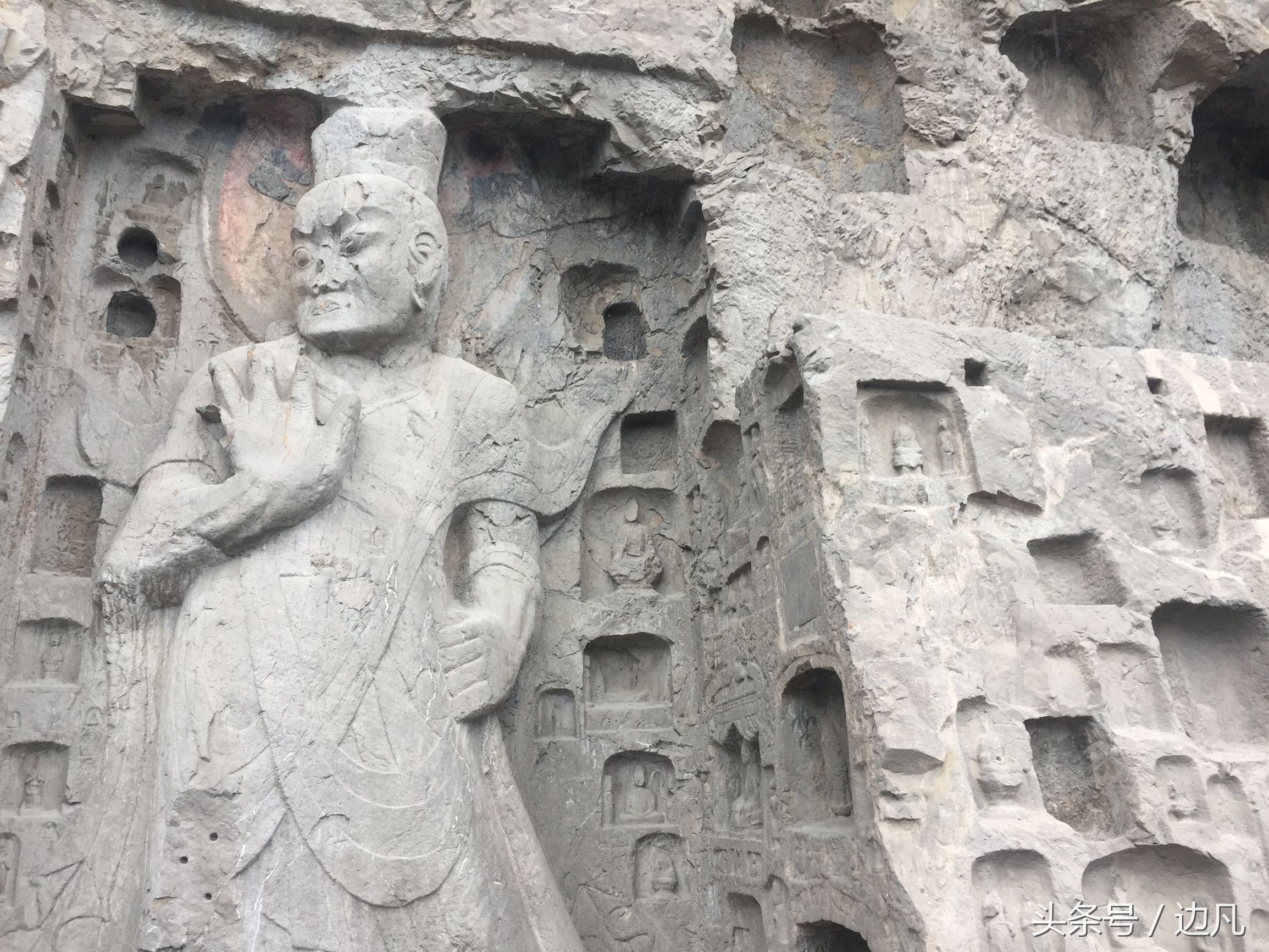 千年古都洛阳龙门石窟,被誉为东方维纳斯的是哪个石窟