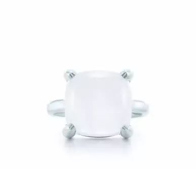 白水晶晶莹剔透发亮,晶莹剔透的水晶宝石