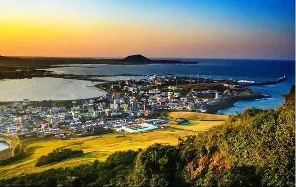 情侣蜜月旅游景点推荐,适合情侣蜜月国内旅游的地方