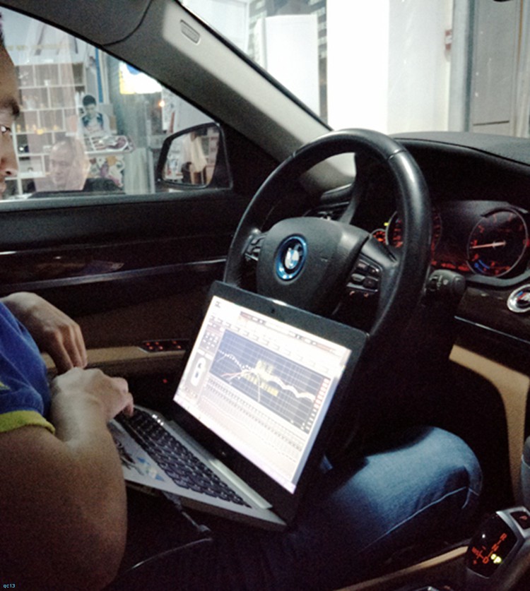 宝马740新款音响,宝马740顶配音响效果