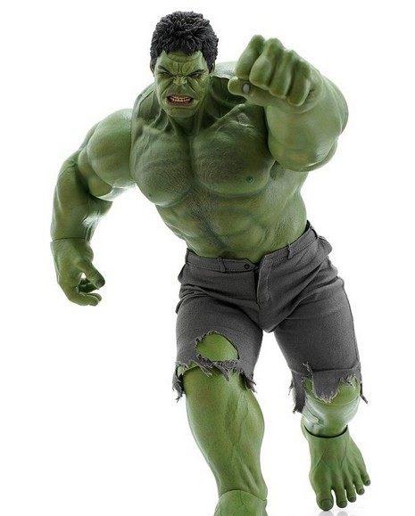 緑巨人变身后身形暴涨数倍，为什么他的蓝裤衩永不坠落？