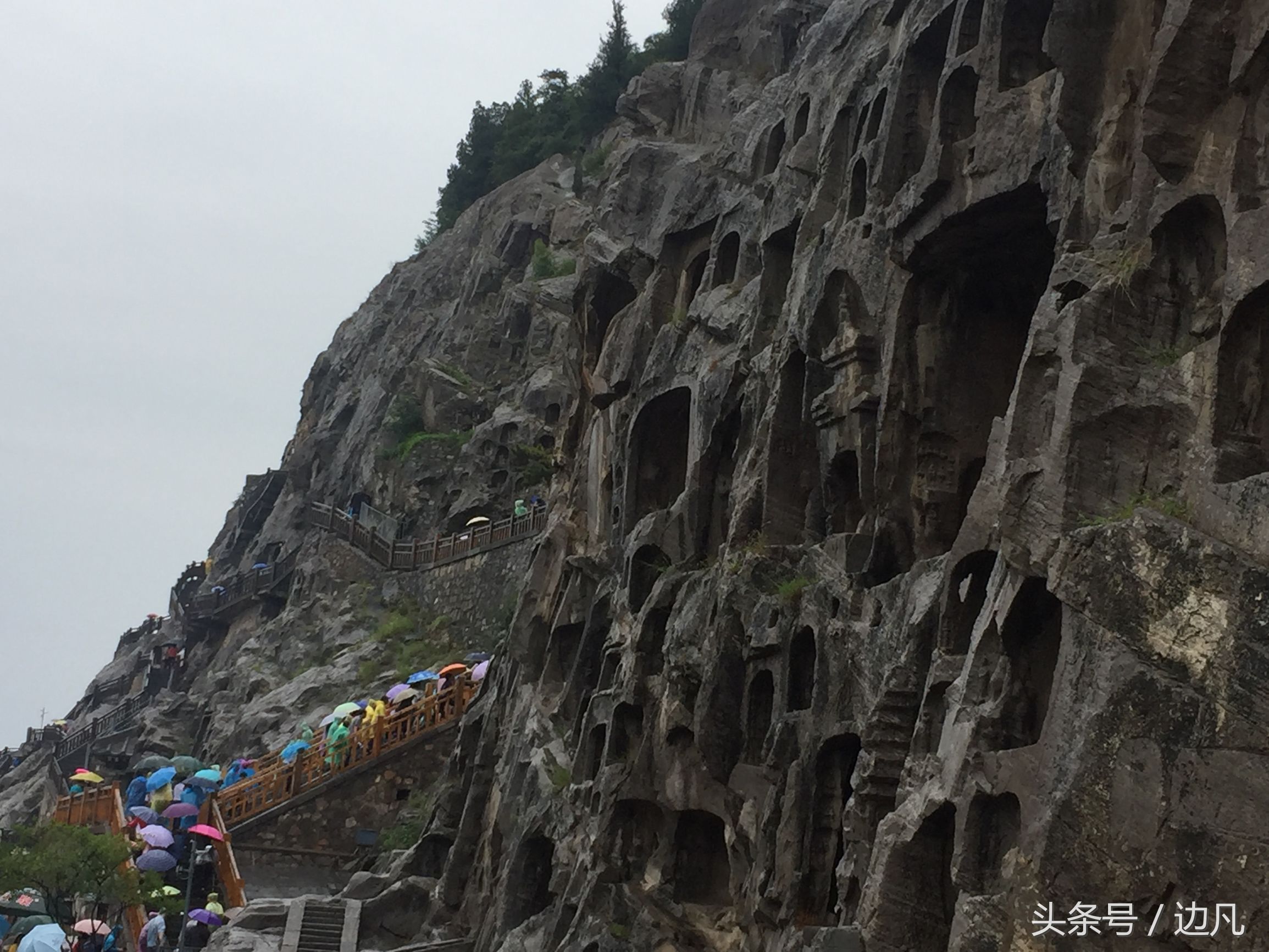 千年古都洛阳龙门石窟,被誉为东方维纳斯的是哪个石窟