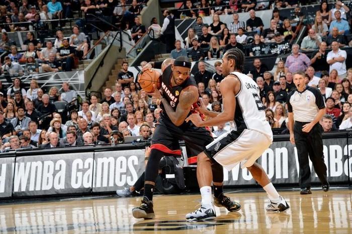 盘点近十年fmvp,近十年fmvp上脚球鞋